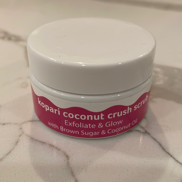 🌸5/$25🌸 Kopari coconut crush scrub - Picture 1 of 3